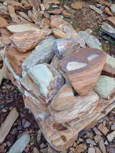 Златолит жёлтый, жёлто-зелёный глыбки и валуны для ланшафтного дизайна купить в Улан-Удэ