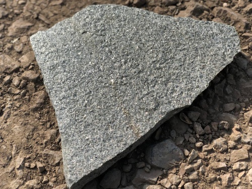 Плитняк златолит Уральский для цоколя, отмостки купить в Улан-Удэ