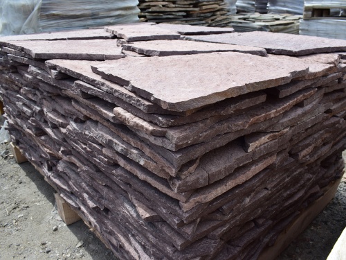 Плитняк лемезит бордовый для облицовки цоколя 20-25 мм  купить в Улан-Удэ