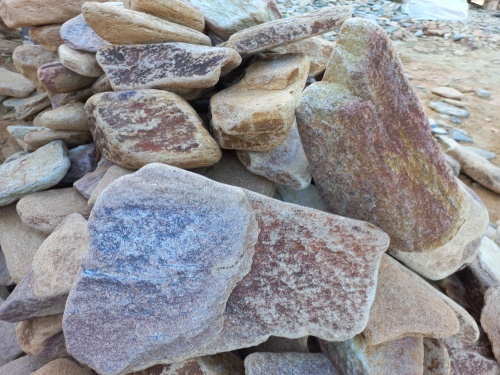 Златолит жёлтый, жёлто-зелёный глыбки и валуны для ланшафтного дизайна купить в Улан-Удэ