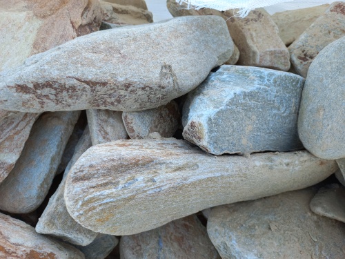 Златолит жёлтый, жёлто-зелёный глыбки и валуны для ланшафтного дизайна купить в Улан-Удэ