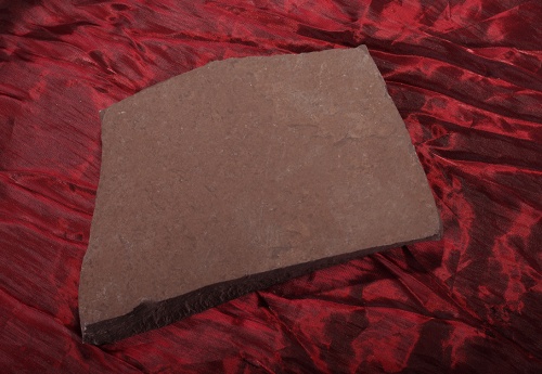 Плитняк лемезит бордовый для цоколя 1,5-2 см купить в Улан-Удэ