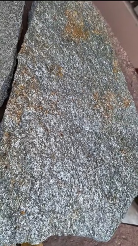 Плитняк златолит серебристый для цоколя, отмостки купить в Улан-Удэ