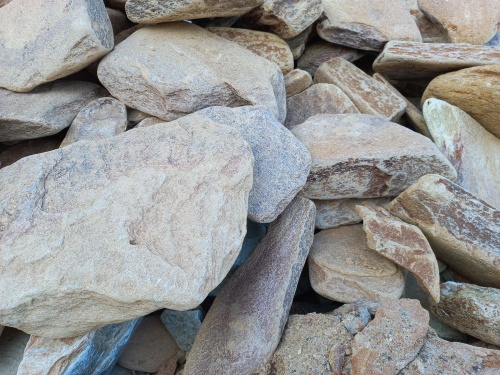 Златолит жёлтый, жёлто-зелёный глыбки и валуны для ланшафтного дизайна купить в Улан-Удэ