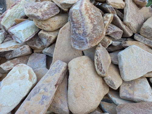 Златолит жёлтый, жёлто-зелёный глыбки и валуны для ланшафтного дизайна купить в Улан-Удэ