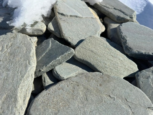 Плитняк златолит зелёный галтованный для цоколя купить в Улан-Удэ