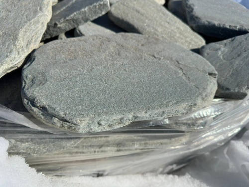 Плитняк златолит зелёный галтованный для мощения на бетон купить в Улан-Удэ